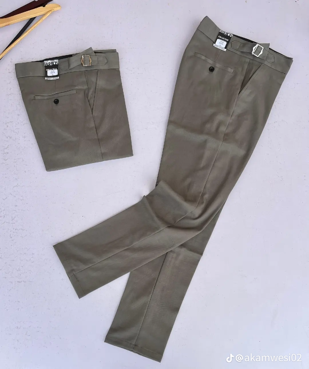 Beltless pants
